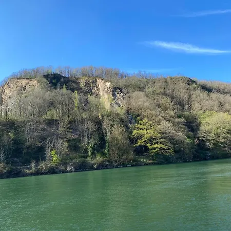 De L'ardoise Hébergement de vacances Fumay